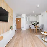 公寓 Exclusive With Balcony By Renters Prestige