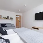 Exclusive With Balcony By Renters Prestige 公寓 *