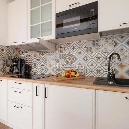 Apartment Exclusive With Air Conditioning And Balcony By Renters Prestige *